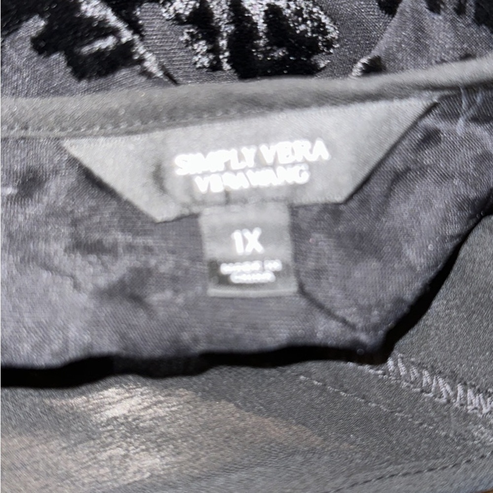 Simply Vera Shear/Velvet Top Size 1X